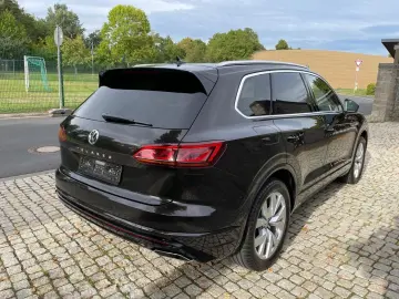 Touareg 3.0 V6 TDI R-line 4MOT ACC PANO LED AHK