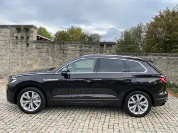 Touareg 3.0 V6 TDI R-line 4MOT ACC PANO LED AHK