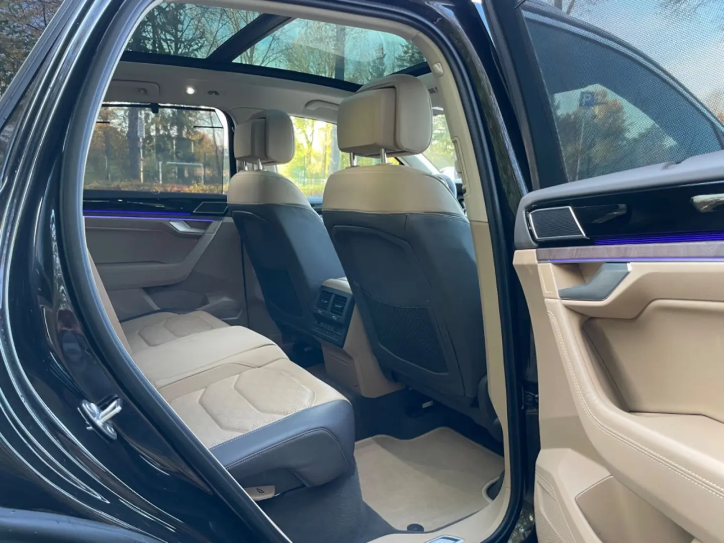 Touareg 3.0 V6 TDI R-line 4MOT ACC PANO LED AHK