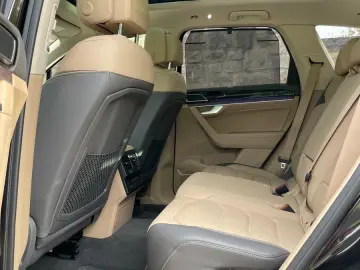 Touareg 3.0 V6 TDI R-line 4MOT ACC PANO LED AHK