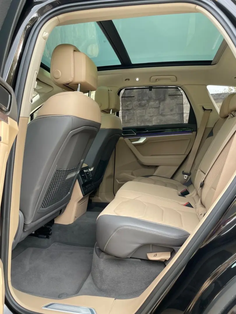 Touareg 3.0 V6 TDI R-line 4MOT ACC PANO LED AHK