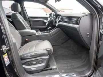 Touareg R-Line 3 0 l V6 TDI 4M PANO MATRIX-LED