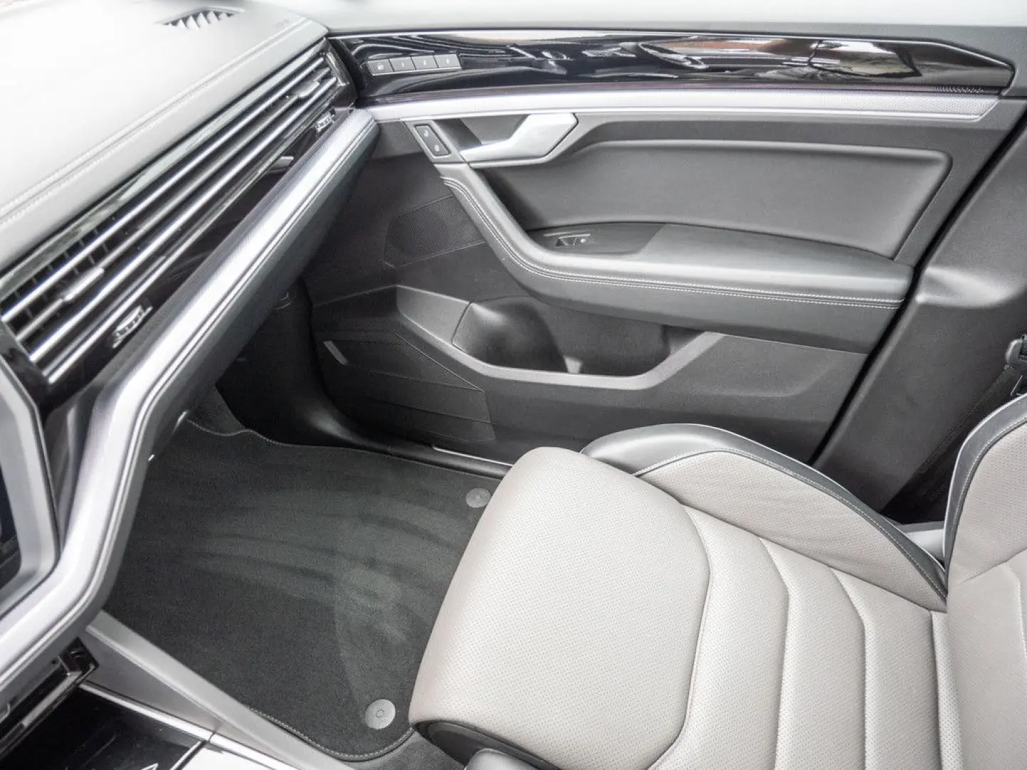 Touareg R-Line 3 0 l V6 TDI 4M PANO MATRIX-LED