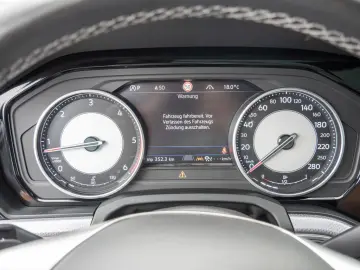 Touareg R-Line 3 0 l V6 TDI 4M PANO MATRIX-LED