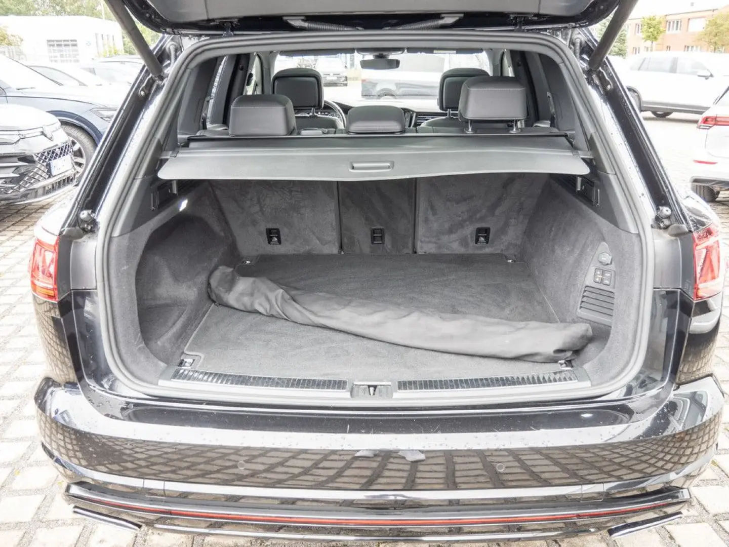 Touareg R-Line 3 0 l V6 TDI 4M PANO MATRIX-LED
