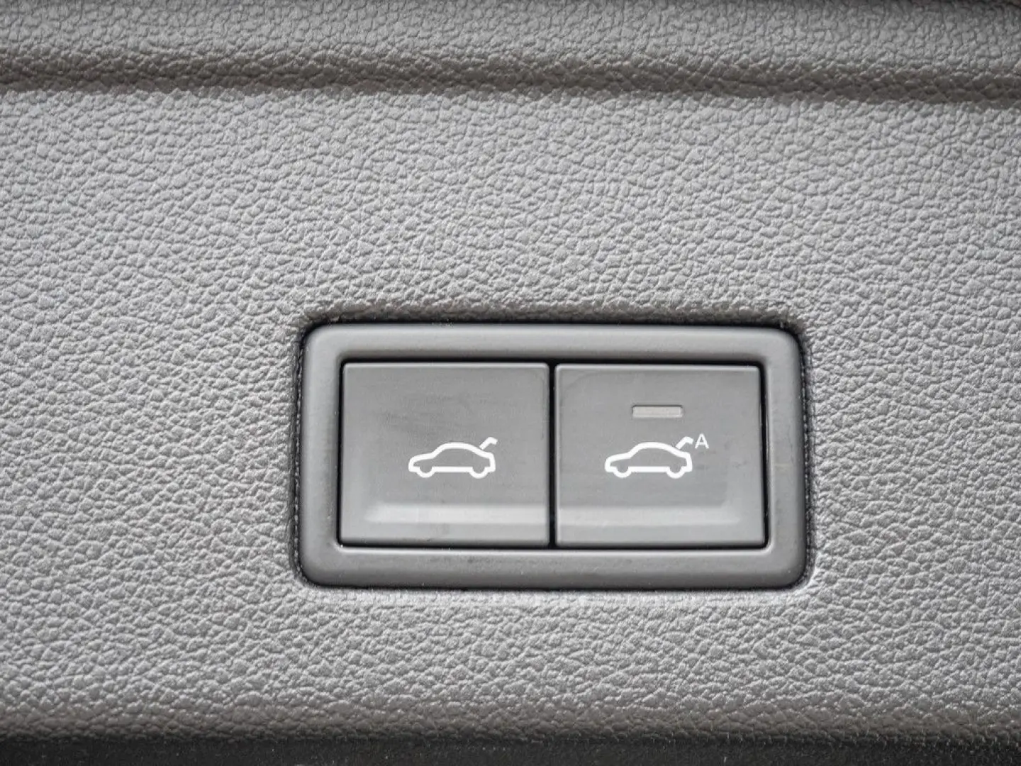 Touareg R-Line 3 0 l V6 TDI 4M PANO MATRIX-LED