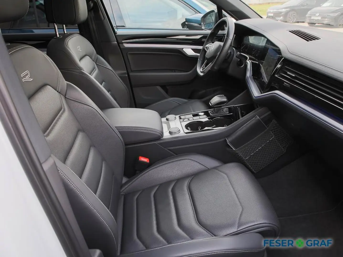 Touareg 3.0 TDI 4M R-Line Black AHK Matrix Pano