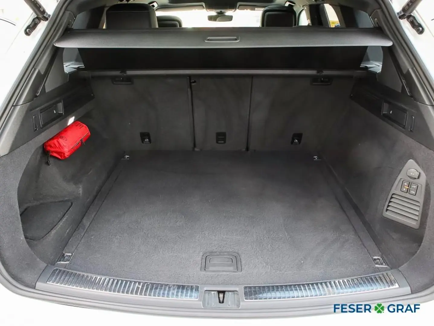 Touareg 3.0 TDI 4M R-Line Black AHK Matrix Pano