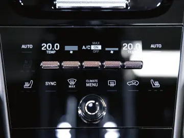 Cayenne Coupé Luftfederung Head-Up InnoDrive