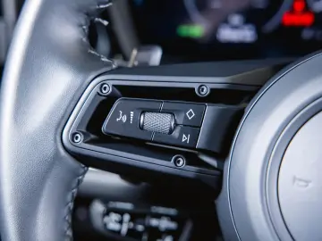 Cayenne Coupé Luftfederung Head-Up InnoDrive