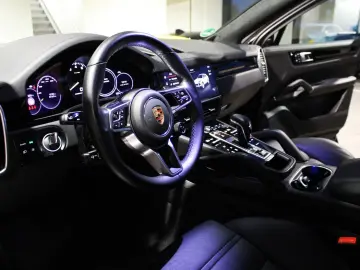 CAYENNE COUPE E-HYBRID  SPORT-DESIGN  22  VOLL!