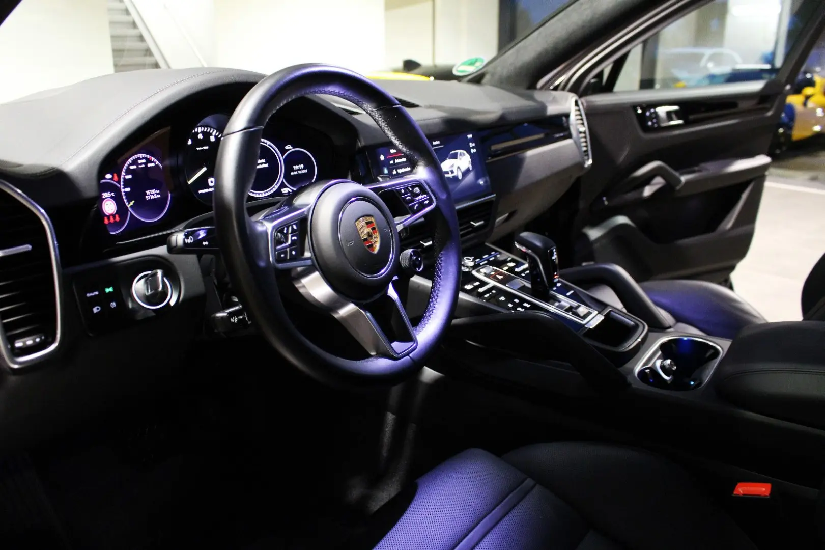 CAYENNE COUPE E-HYBRID  SPORT-DESIGN  22  VOLL!