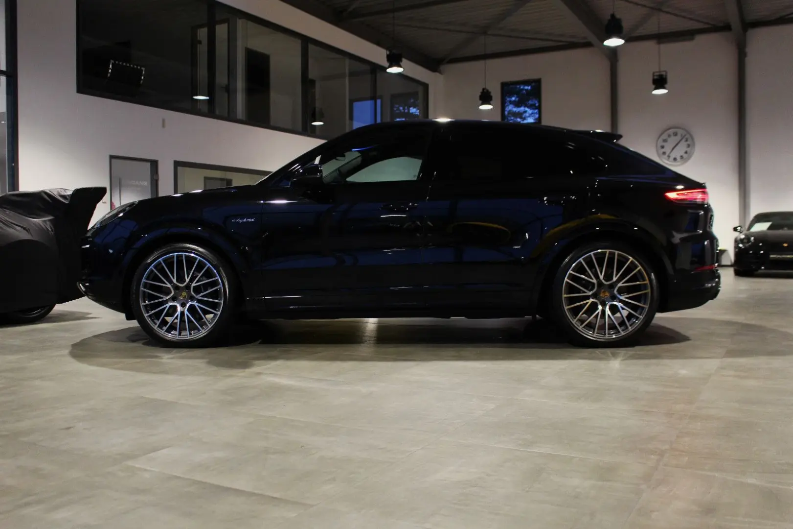 CAYENNE COUPE E-HYBRID  SPORT-DESIGN  22  VOLL!