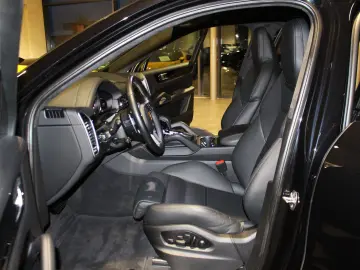 CAYENNE COUPE E-HYBRID  SPORT-DESIGN  22  VOLL!