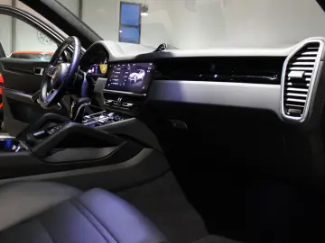 CAYENNE COUPE E-HYBRID  SPORT-DESIGN  22  VOLL!