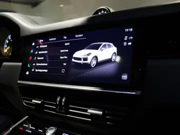 CAYENNE COUPE E-HYBRID  SPORT-DESIGN  22  VOLL!