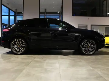 CAYENNE COUPE E-HYBRID  SPORT-DESIGN  22  VOLL!