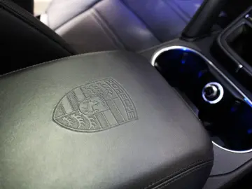 CAYENNE COUPE E-HYBRID  SPORT-DESIGN  22  VOLL!