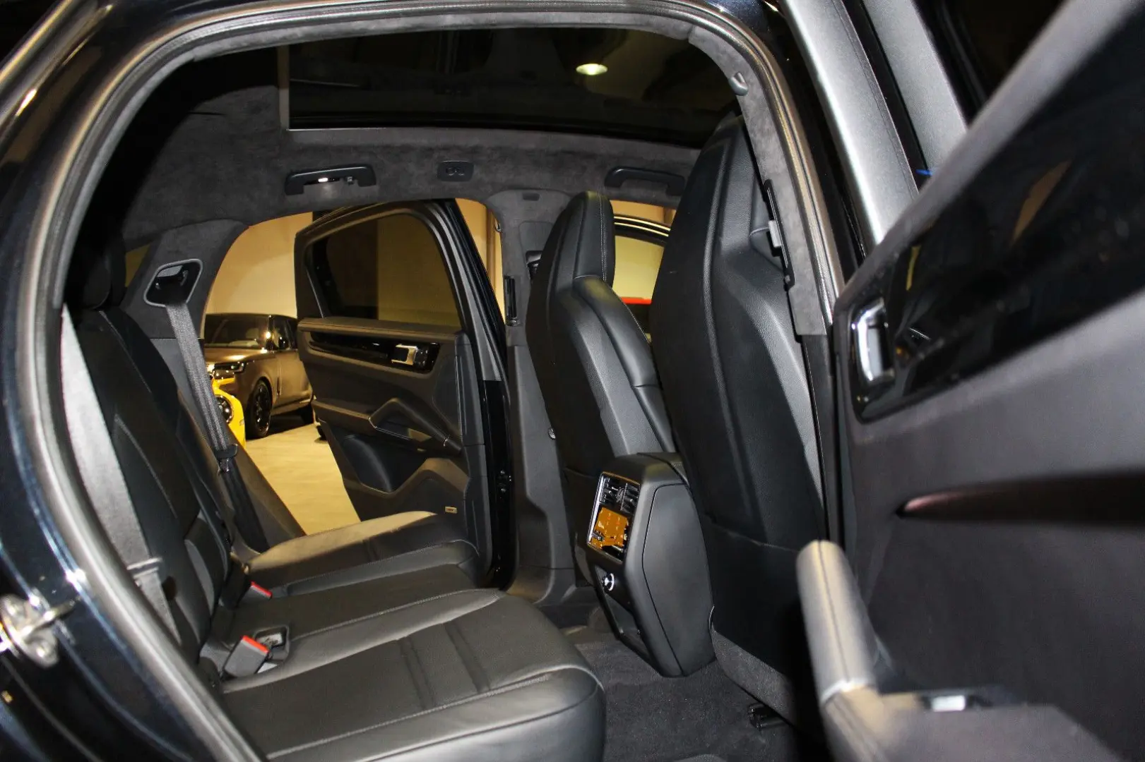 CAYENNE COUPE E-HYBRID  SPORT-DESIGN  22  VOLL!