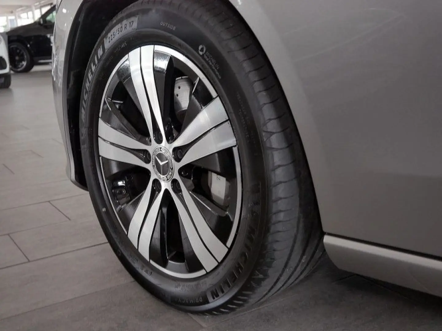 C 400 e 4M BURM AVANTGARDE DISTR SPUR PANO AHK