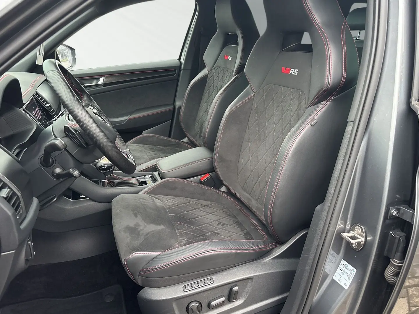 Kodiaq  RS 2 0 TSI DSG 4x4 7.SITZER RÜCK.KAM AHK