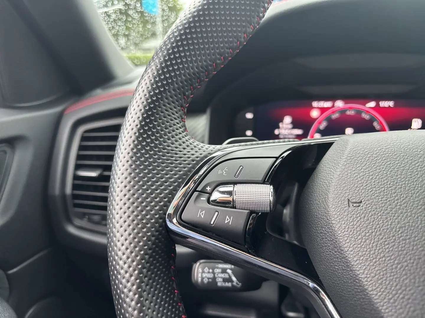 Kodiaq  RS 2 0 TSI DSG 4x4 7.SITZER RÜCK.KAM AHK