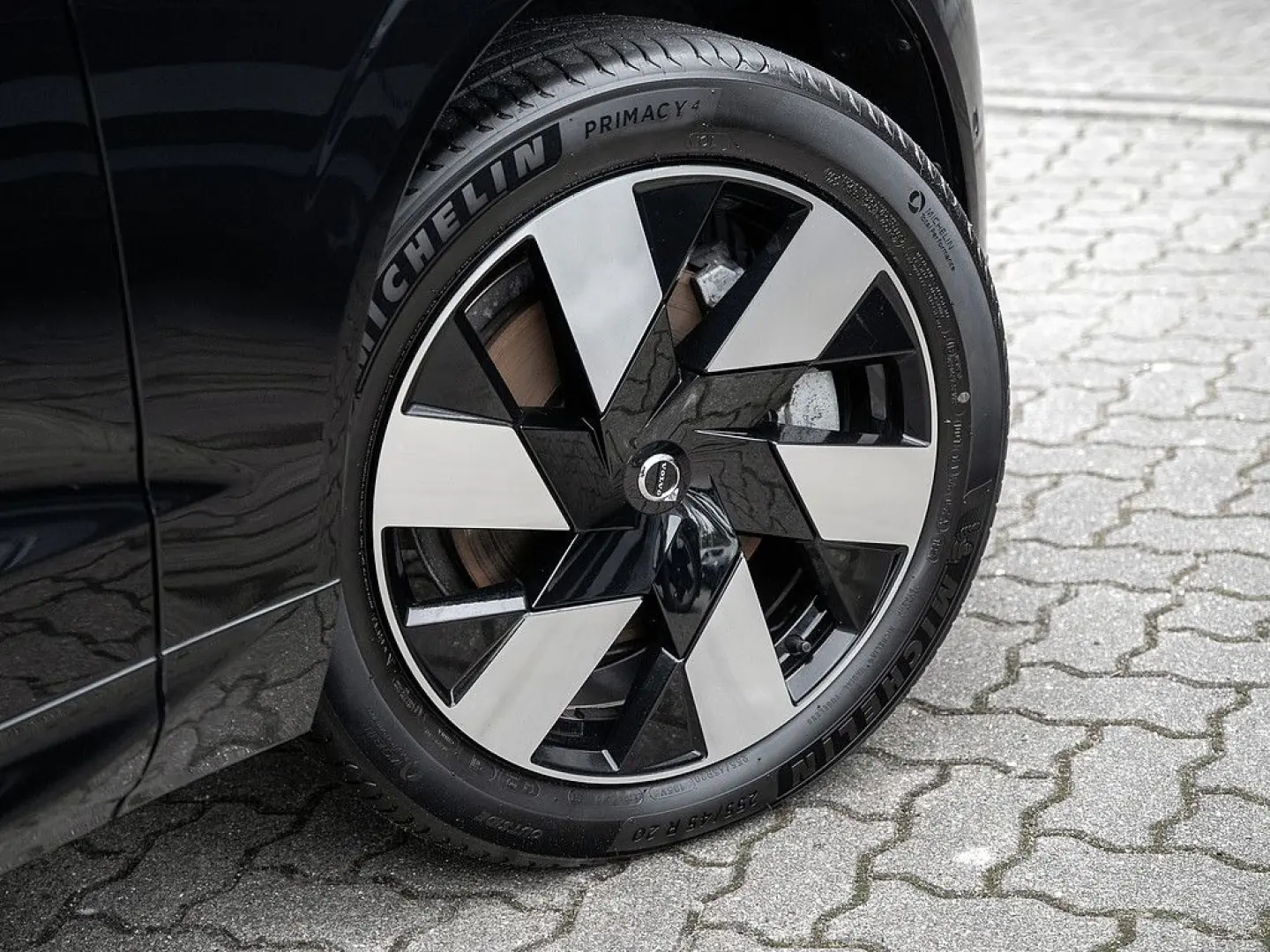 XC60 T8 AWD Ultra Dark