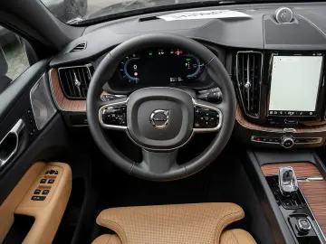 XC60 T8 AWD Ultra Dark