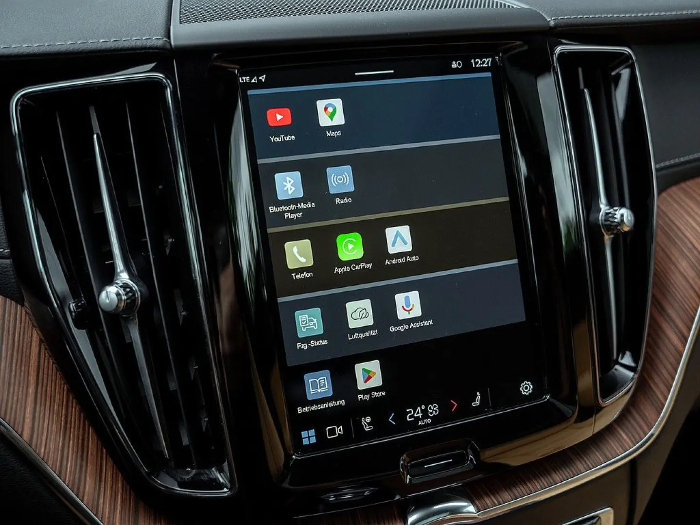 XC60 T8 AWD Ultra Dark