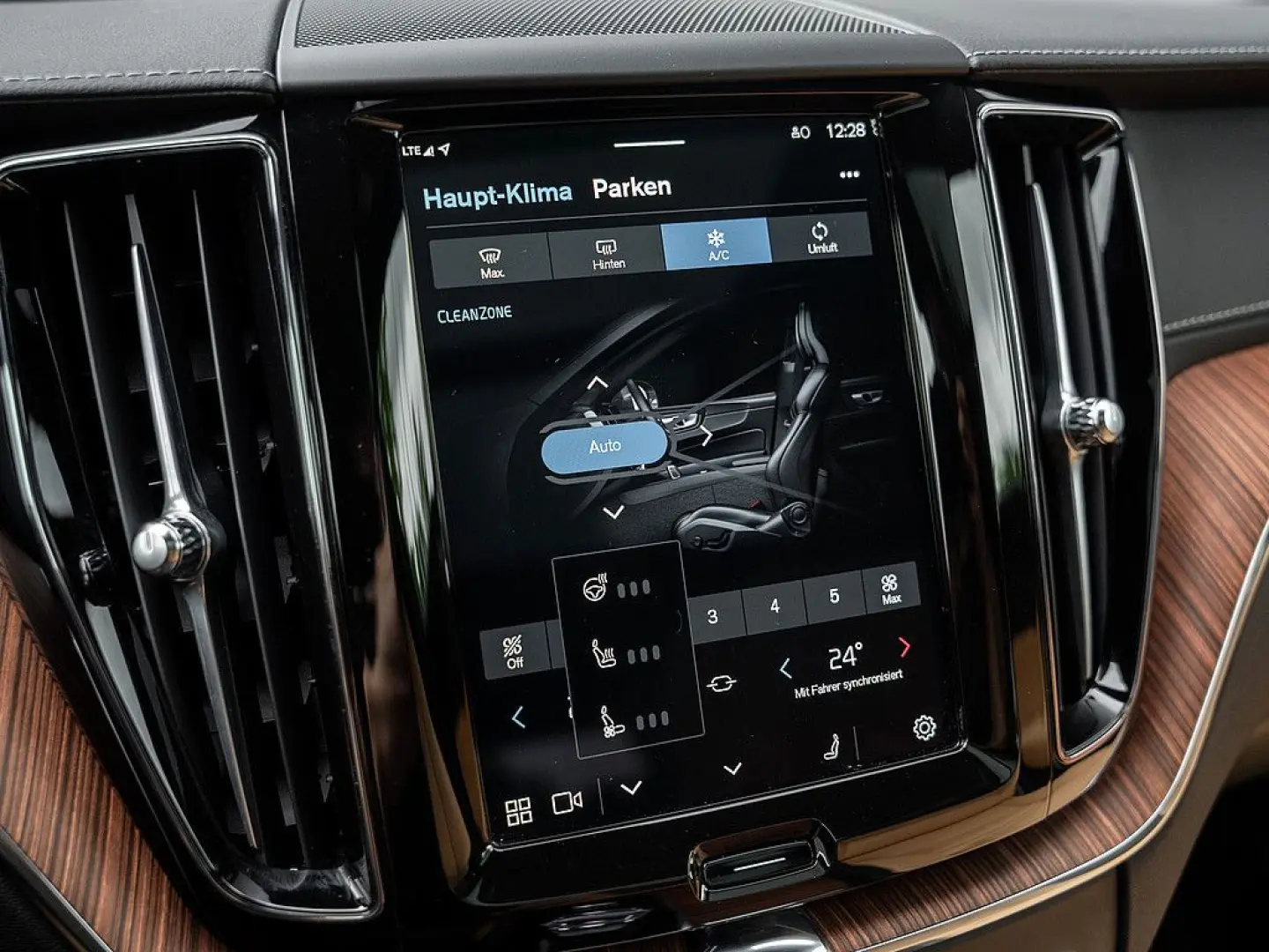 XC60 T8 AWD Ultra Dark