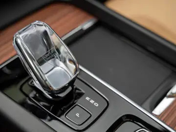 XC60 T8 AWD Ultra Dark