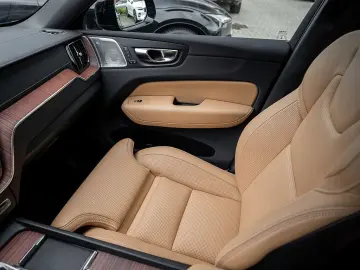 XC60 T8 AWD Ultra Dark