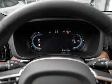 XC60 T8 AWD Ultra Dark