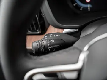 XC60 T8 AWD Ultra Dark