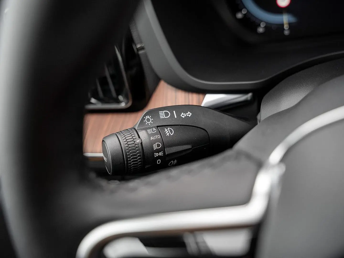 XC60 T8 AWD Ultra Dark