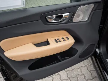 XC60 T8 AWD Ultra Dark