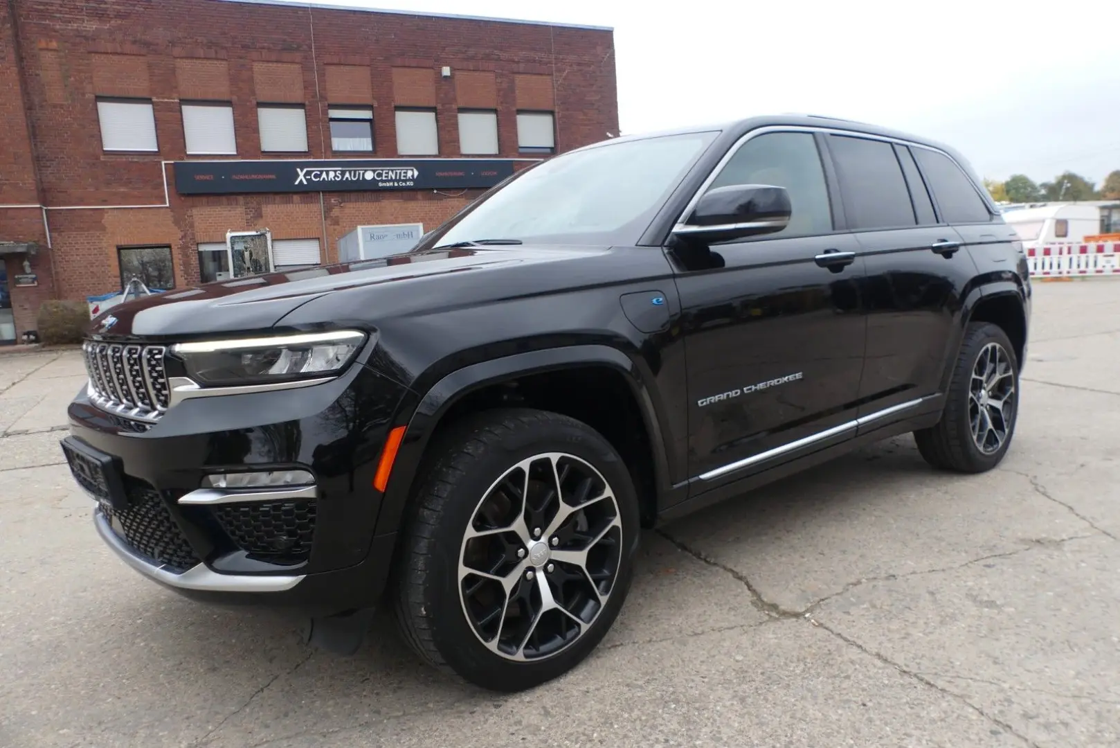Grand Cherokee Summit Reserve Plug-In-Hybrid 4xe