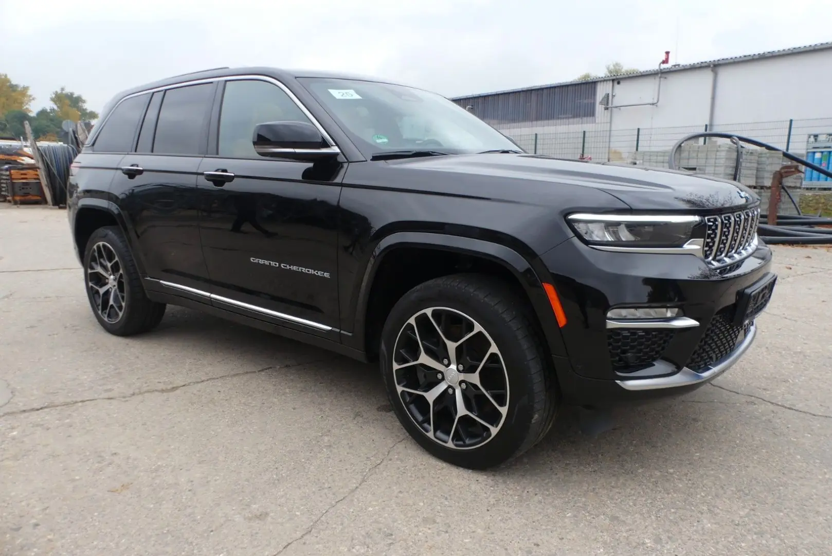 Grand Cherokee Summit Reserve Plug-In-Hybrid 4xe