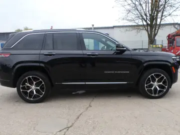 Grand Cherokee Summit Reserve Plug-In-Hybrid 4xe