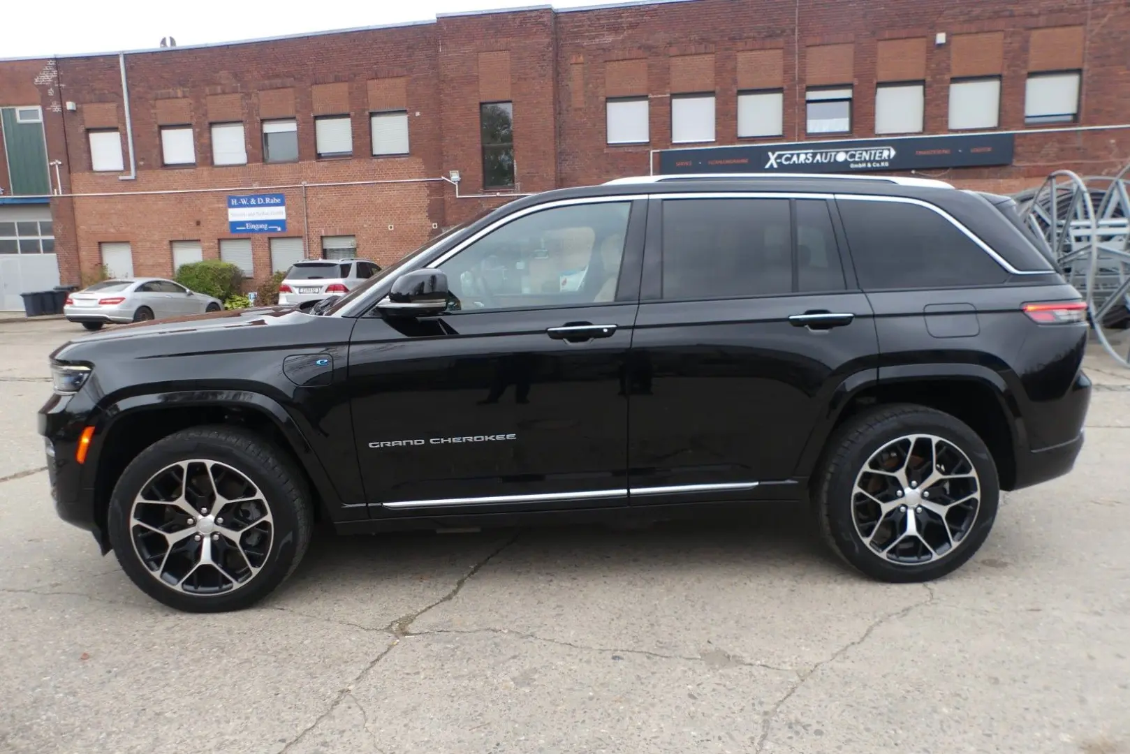 Grand Cherokee Summit Reserve Plug-In-Hybrid 4xe