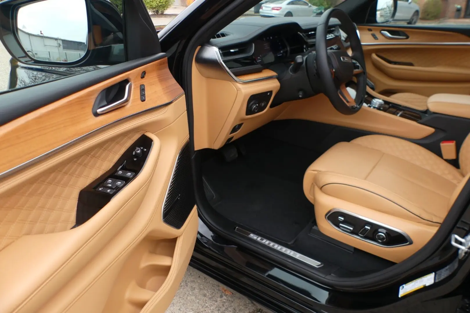 Grand Cherokee Summit Reserve Plug-In-Hybrid 4xe