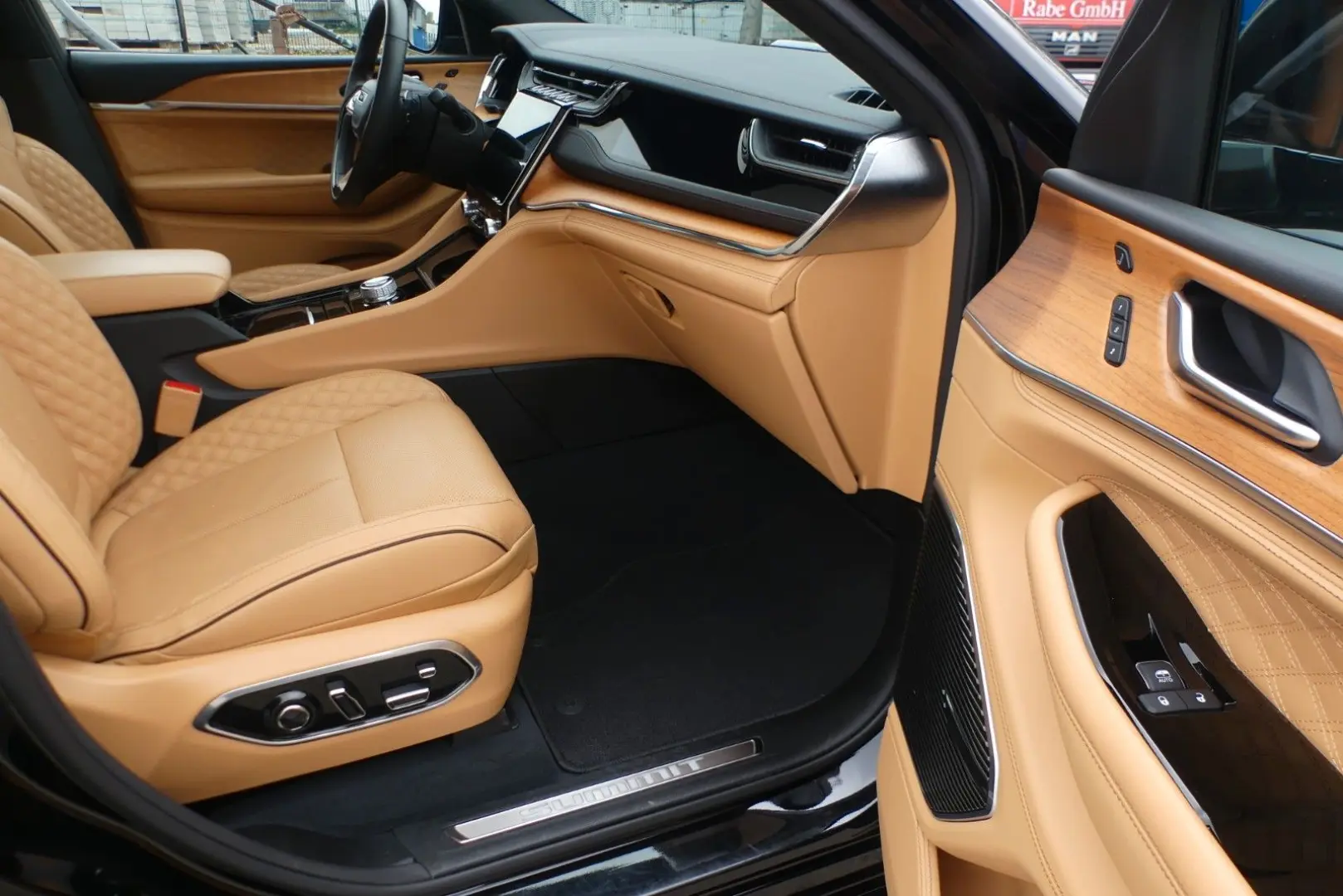 Grand Cherokee Summit Reserve Plug-In-Hybrid 4xe