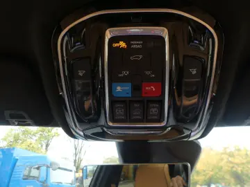 Grand Cherokee Summit Reserve Plug-In-Hybrid 4xe