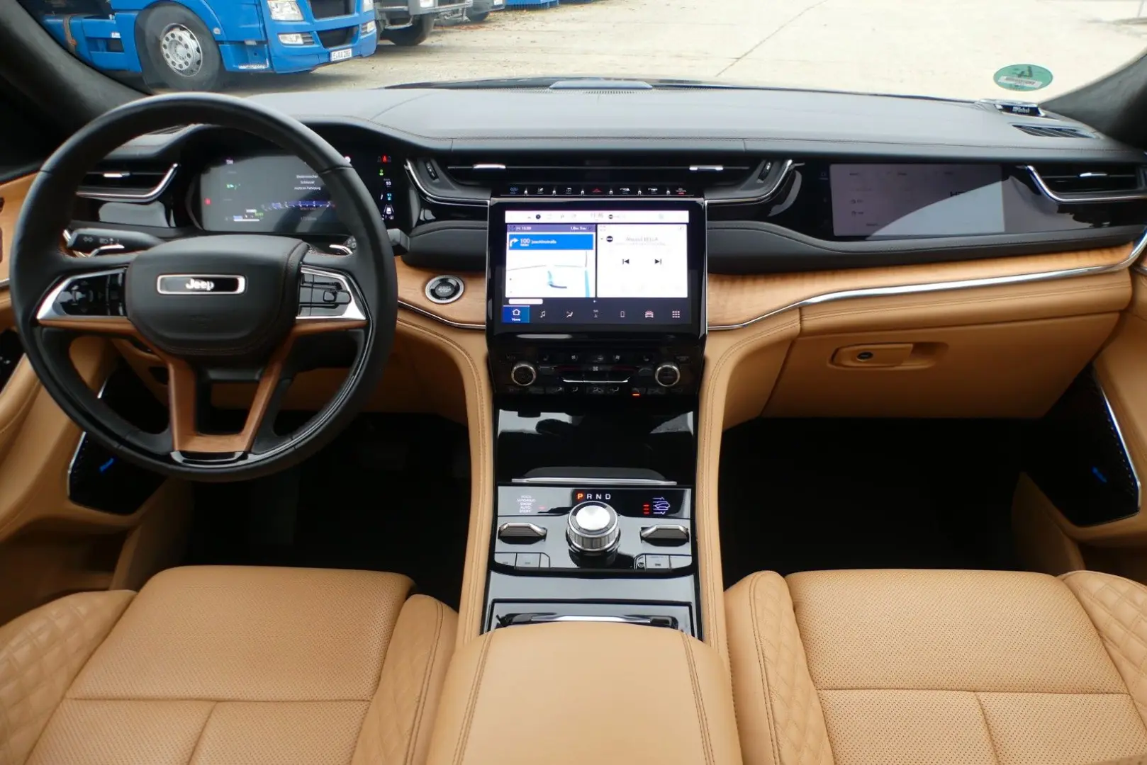 Grand Cherokee Summit Reserve Plug-In-Hybrid 4xe