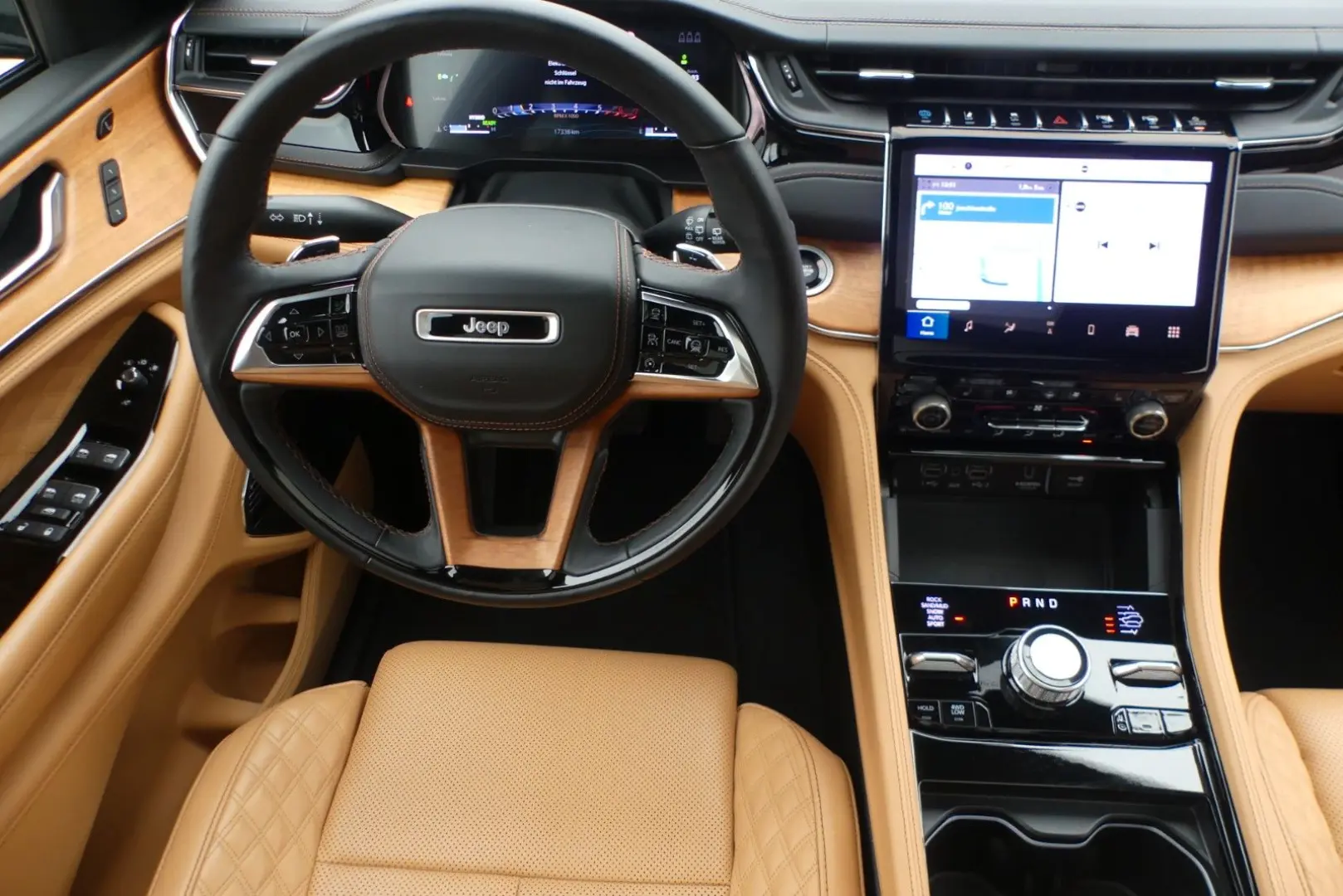 Grand Cherokee Summit Reserve Plug-In-Hybrid 4xe