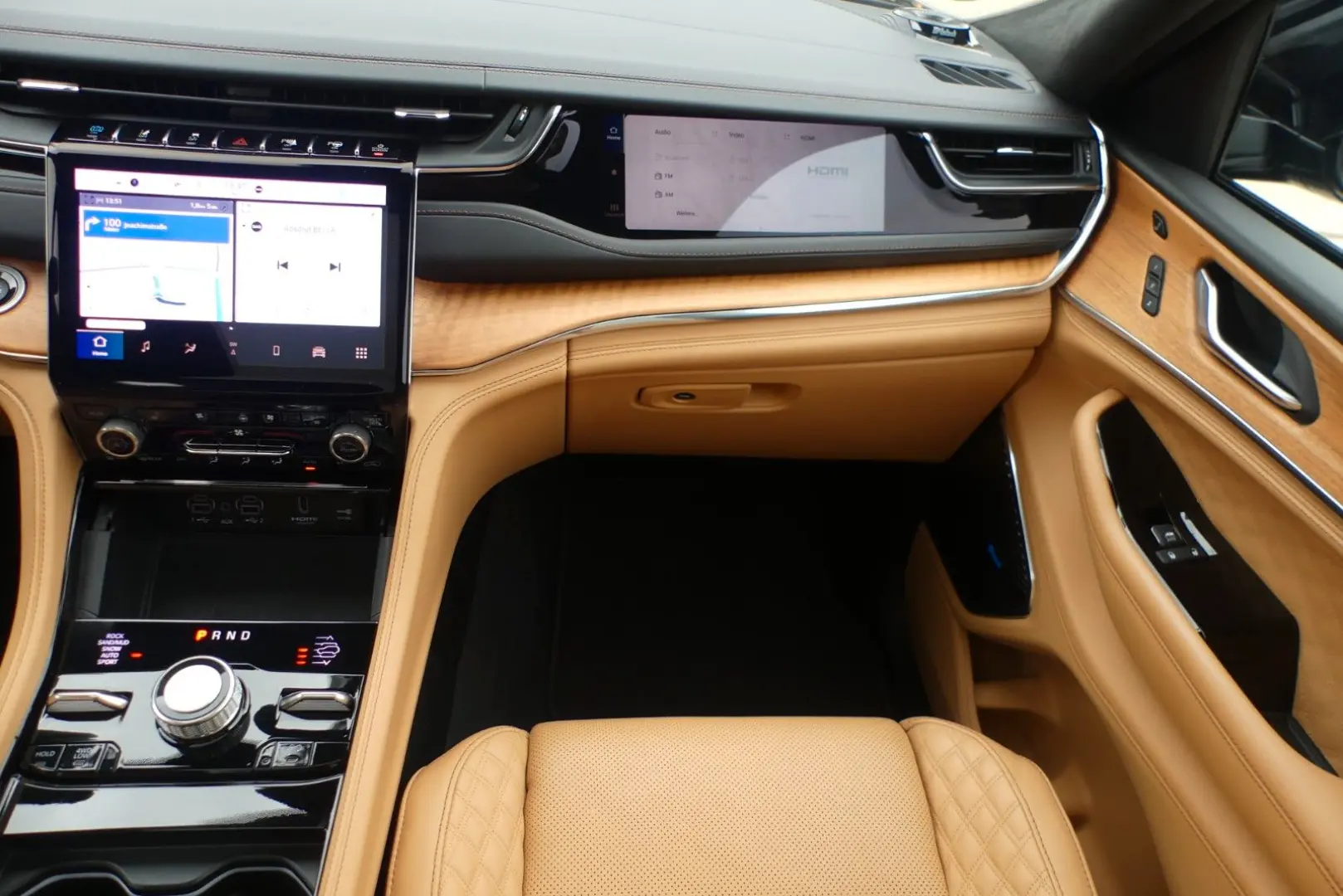 Grand Cherokee Summit Reserve Plug-In-Hybrid 4xe