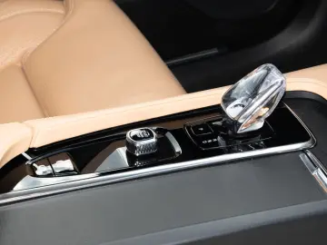 XC90 Ultra Bright Recharge Plug-In Hybrid AWD