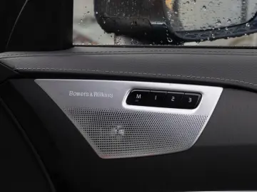 XC90 Ultra Bright Recharge Plug-In Hybrid AWD