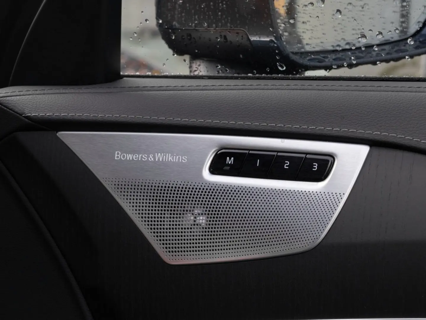 XC90 Ultra Bright Recharge Plug-In Hybrid AWD