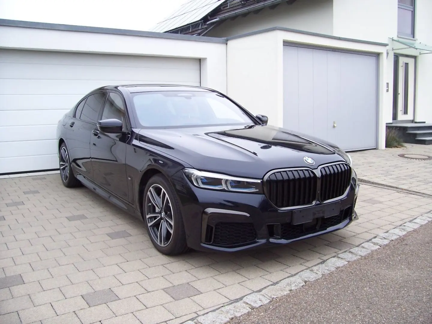 745Le xDrive M Sportpaket 3xTV B&W SkyPano Laser